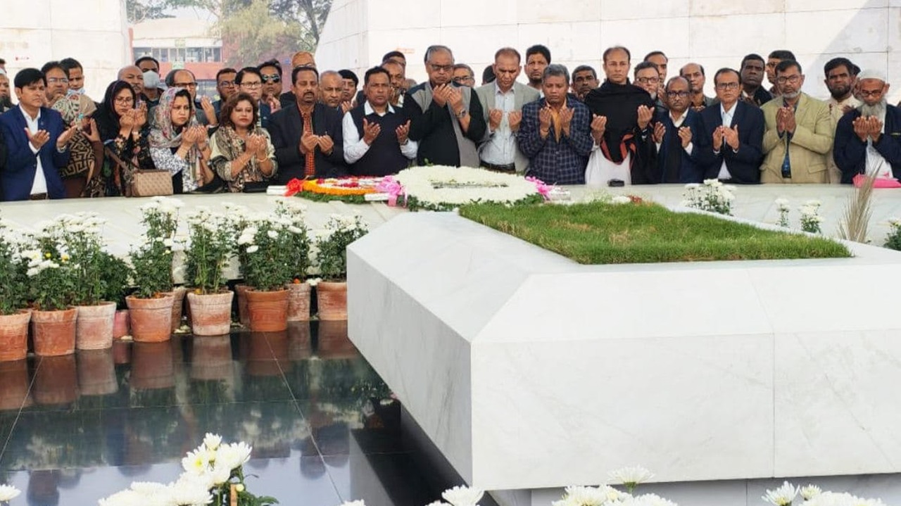 খালেদা জিয়া ছিলেন জাতীয় ঐক্যের প্রতীক : দুদু