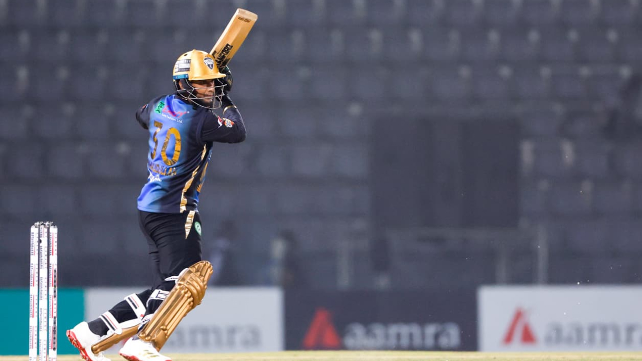 আবারও রংপুরকে জেতালেন মাহমুদউল্লাহ