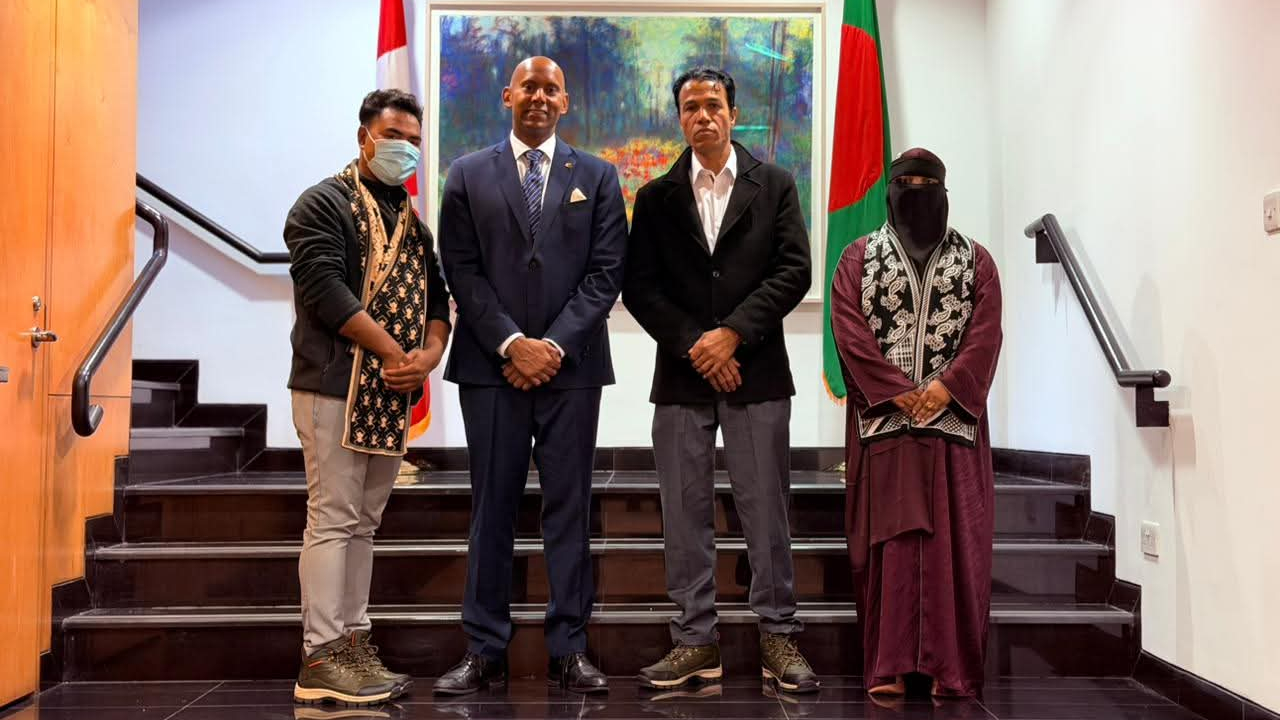 সাক্ষ্য দিতে যাওয়া তিন রোহিঙ্গার সঙ্গে হাইকমিশনারের সাক্ষাৎ