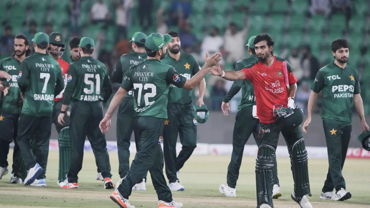 বিশ্বকাপ বয়কট করলে নিষেধাজ্ঞাসহ কঠিন শাস্তি পেতে পারে পাকিস্তান!