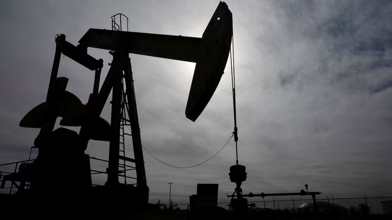 ভেনেজুয়েলার তেলখাত লক্ষ্য করে নতুন নিষেধাজ্ঞা দিলো ট্রাম্প প্রশাসন