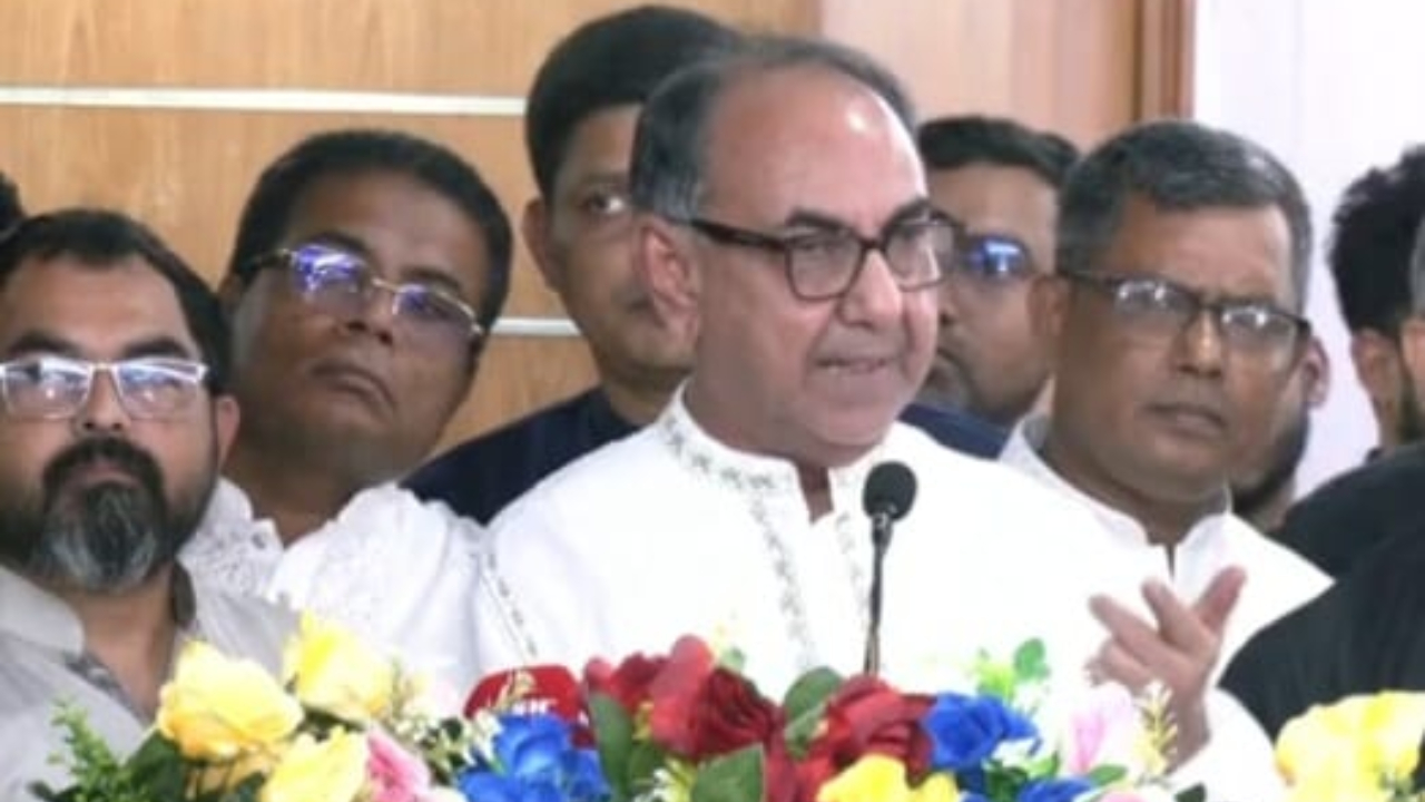 অরাজকতা নয়, সরকারকে কাজ করতে দিন : মির্জা আব্বাস