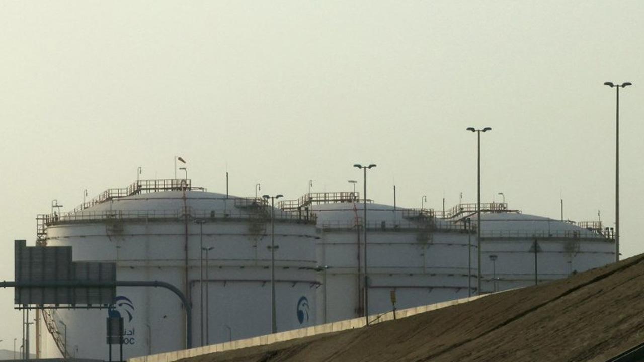 আবুধাবির জ্বালানি ট্যাংক টার্মিনালে আঘাত হানল ড্রোন