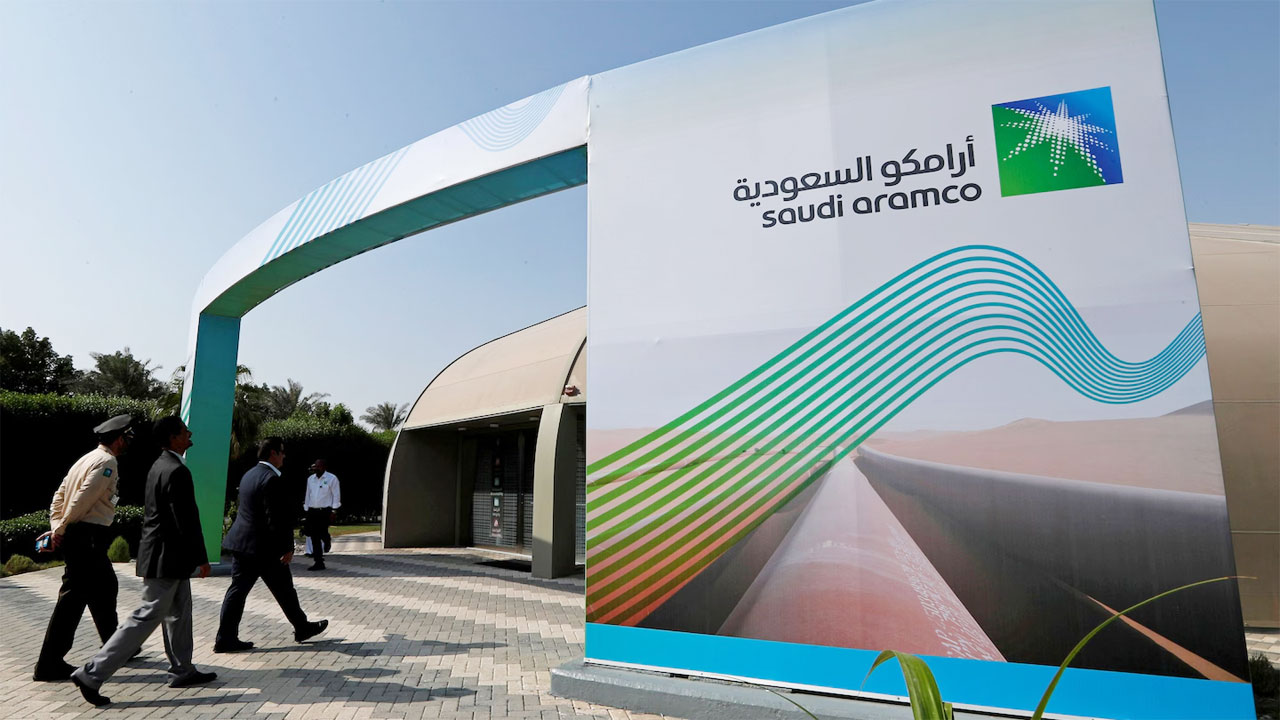 সৌদির রাষ্ট্রায়ত্ত তেল শোধনাগারে হামলা (ভিডিও)