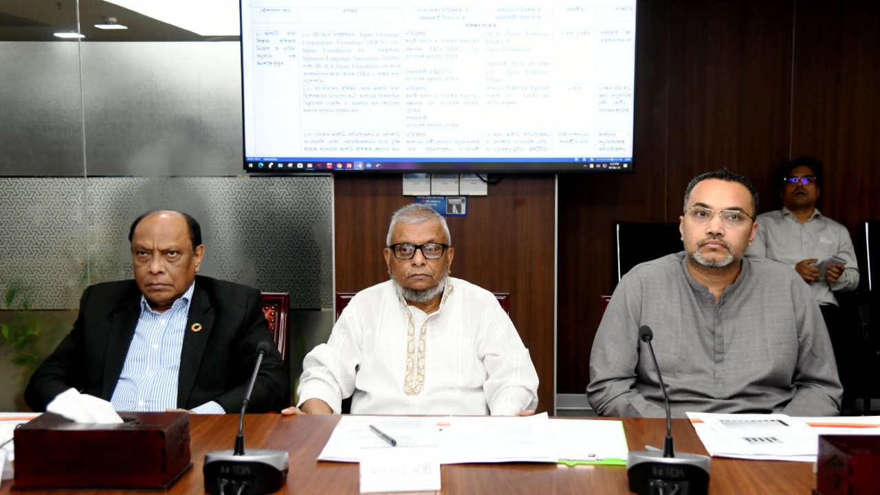 প্রতি সপ্তাহে শ্রম বাজার সম্প্রসারণের হালনাগাদ প্রতিবেদন দিতে হবে