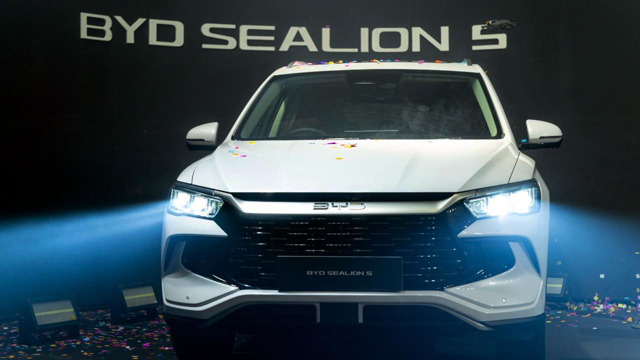 বিওয়াইডি সিলায়ন ৫ : তেল ও বিদ্যুতে চলবে এক হাজার কিলোমিটার