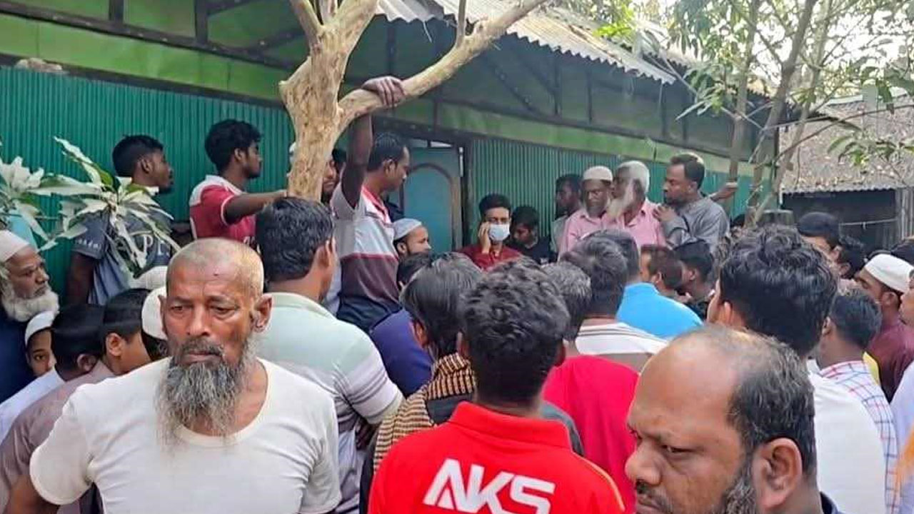 কুমিল্লায় শোয়ার ঘর থেকে মা-মেয়ের মরদেহ উদ্ধার