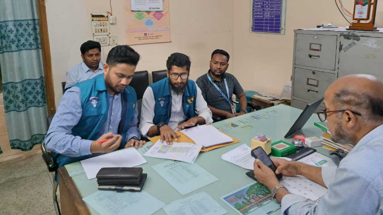 হাসপাতালের কেনাকাটা ও পৌরসভায় দুর্নীতি : দুই জেলায় দুদকের অভিযান