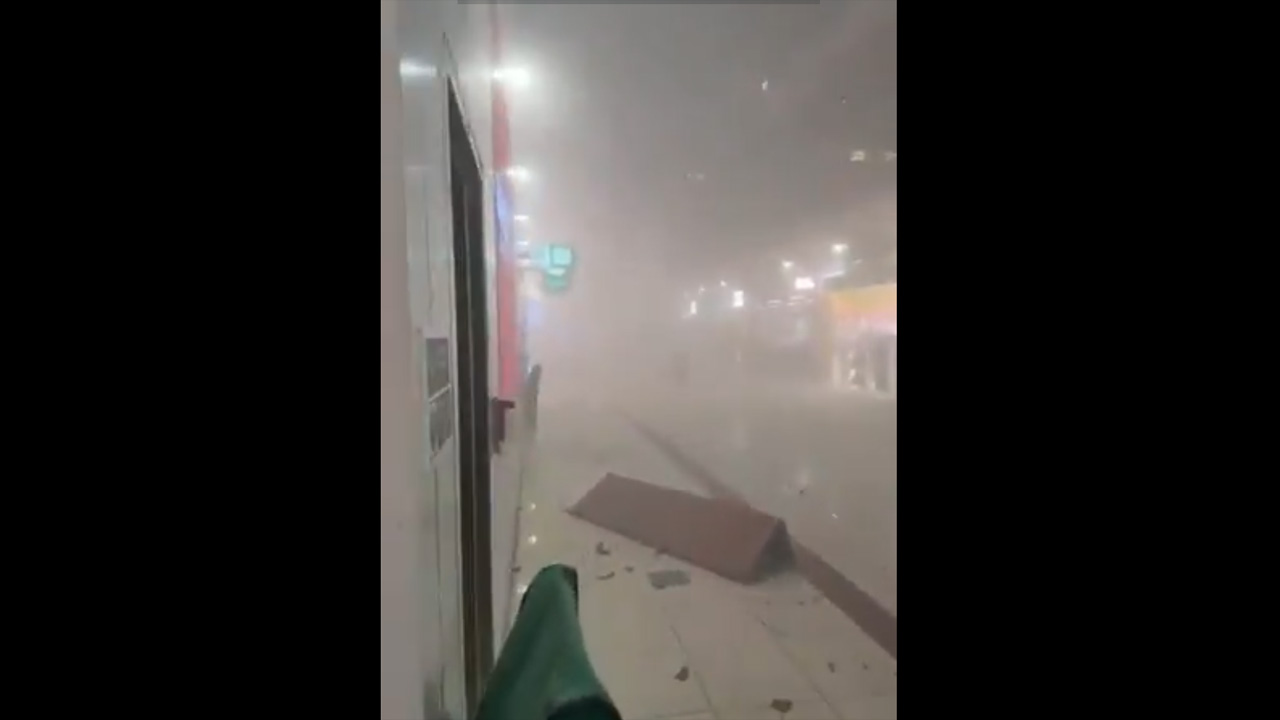 দুবাইয়ের বিমানবন্দরে ইরানের হামলা