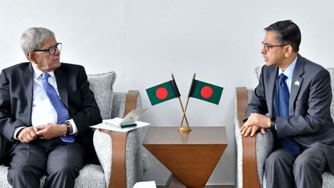বাংলাদেশের নতুন সরকারের সঙ্গে ঘনিষ্ঠভাবে কাজ করতে আগ্রহী ভারত
