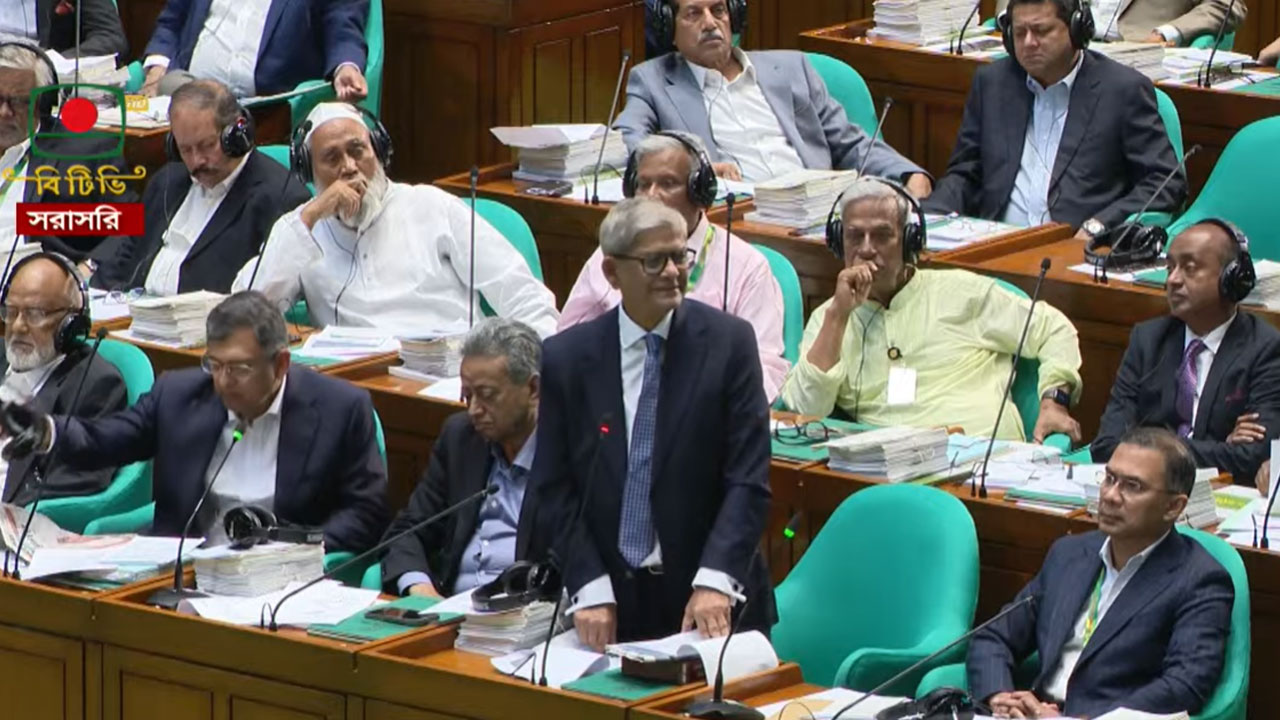 খালেদা জিয়া মানেই আপসহীন গণতন্ত্র আর সার্বভৌমত্বের অতন্দ্র প্রহরী