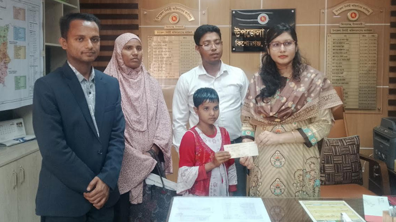 অভাবে চিকিৎসা বন্ধ সেই শিশু জান্নাতের পাশে দাঁড়ালেন ইউএনও