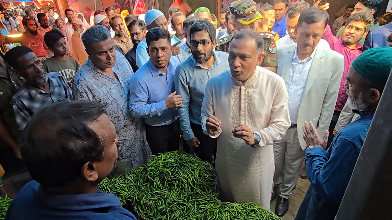 মধ্যপ্রাচ্যের যুদ্ধ পরিস্থিতি নিয়ে সজাগ আছি : বাণিজ্য প্রতিমন্ত্রী