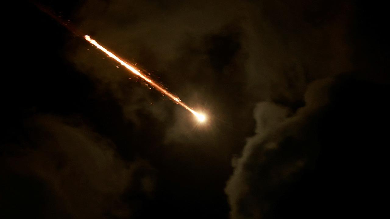 ইসরায়েলকে লক্ষ্য করে মিসাইল ছুড়ল ইরান