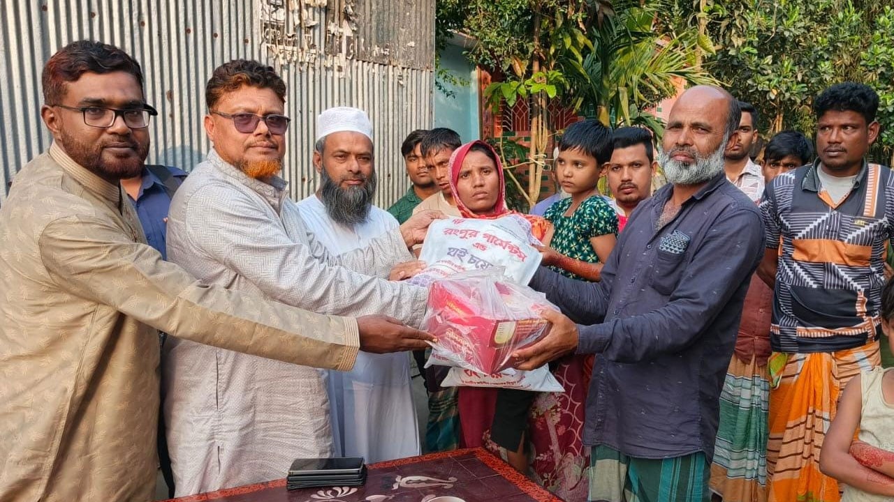 টাকার অভাবে চিকিৎসা বন্ধ, শিশু জান্নাতের পাশে দাঁড়ালেন ওসি