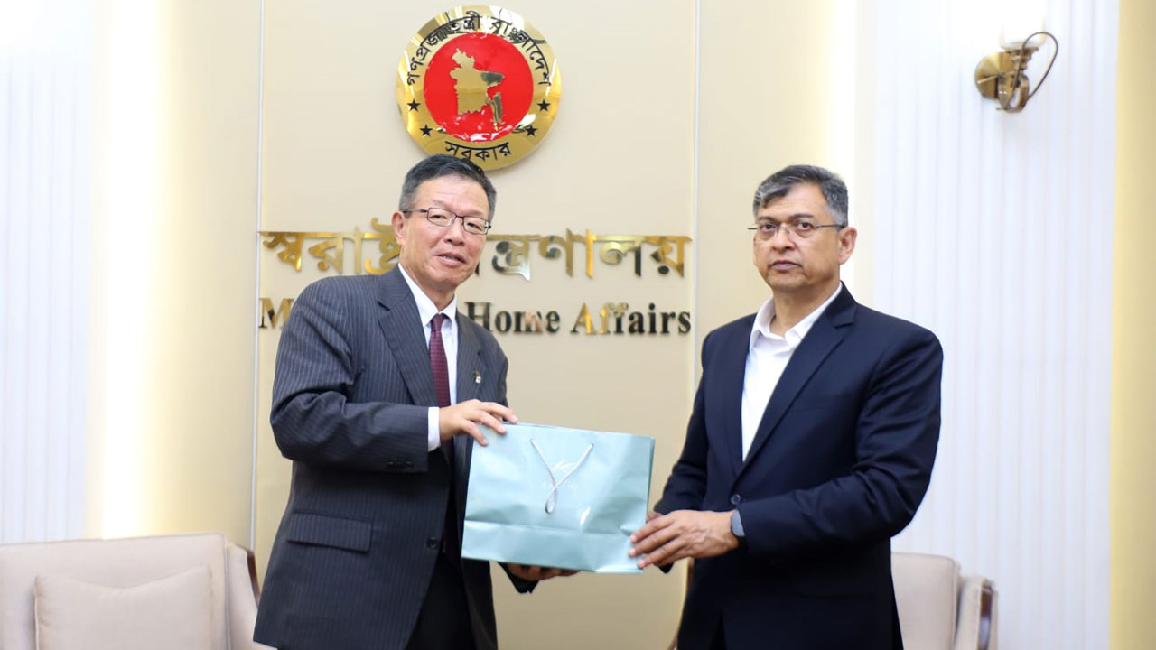 পুলিশ পুনর্গঠনে জাপানের সহযোগিতা চেয়েছেন স্বরাষ্ট্রমন্ত্রী