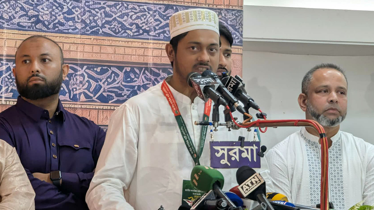 সিলেটে সড়কের বেহাল দশা নিয়ে নাসীরুদ্দীন পাটওয়ারীর ক্ষোভ