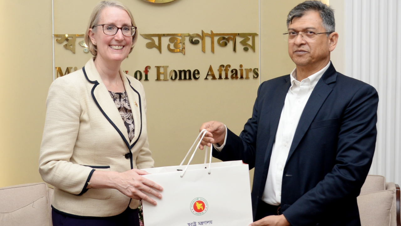 রোহিঙ্গা শরণার্থীদের জন্য সহায়তা অব্যাহত রাখতে চায় যুক্তরাজ্য